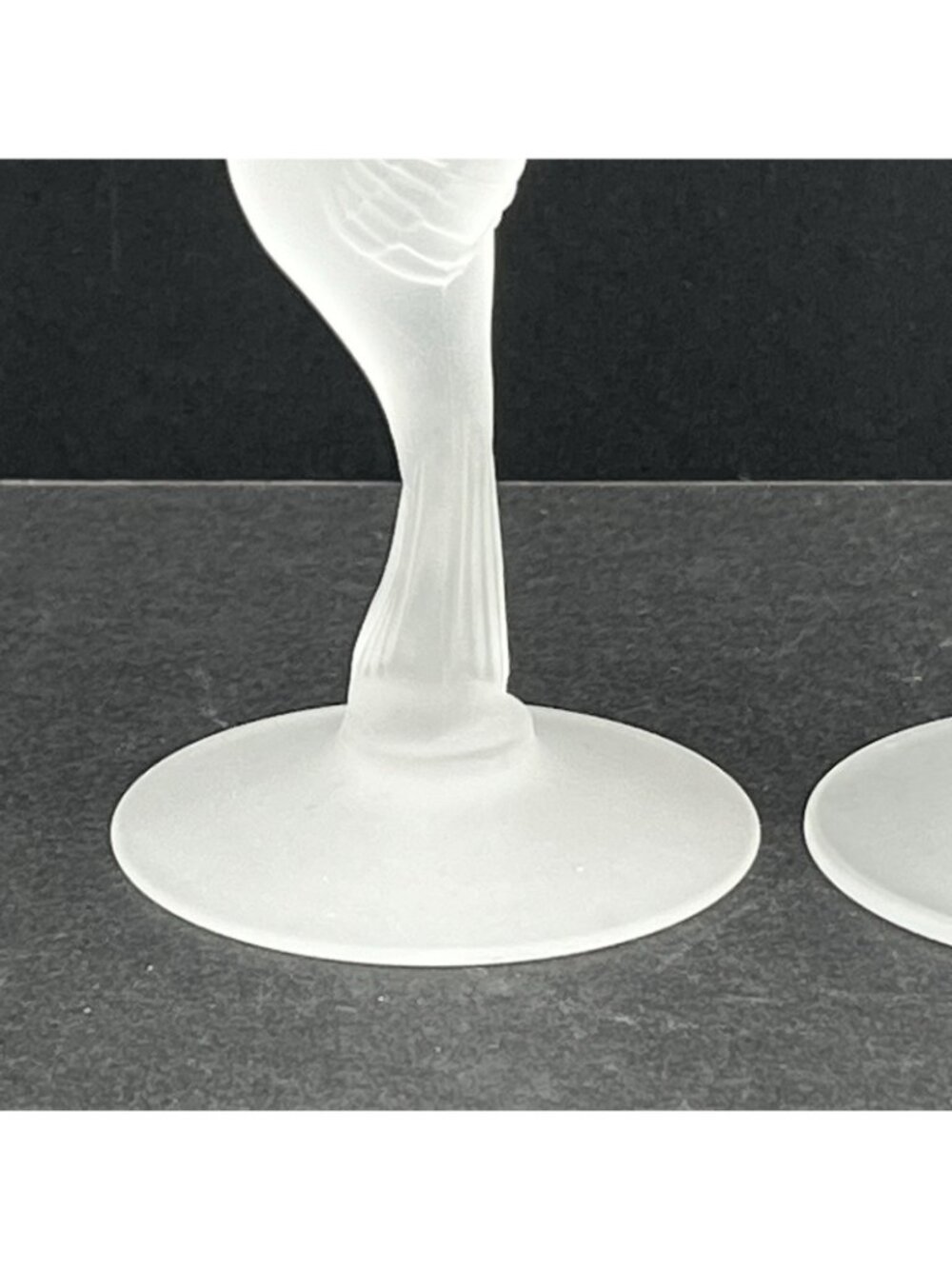 Sasaki Wings Champagne Flutes Frosted Bird Stem Glasses Pair 9 1/4" - Picture 6 of 8